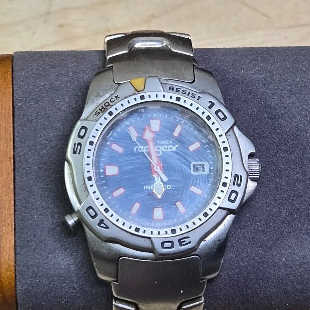 Timex Reef Gear Indiglo 200M Diver Watch Stainless Steel Date 007267 new battery
